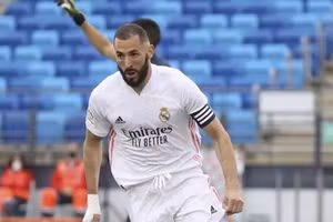 Karim Benzema trong màu áo Real Madrid mùa trước.