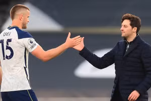 HLV tạm quyền Ryan Mason (phải) được kỳ vọng giúp Tottenham có danh hiệu đầu tiên sau 13 năm.