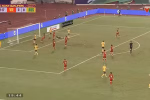 Rhyan Grant ghi bàn giúp Australia thắng Việt Nam 1-0.