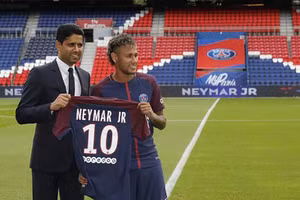 Neymar kiếm được số tiền khổng lồ ngay mùa giải đầu tiên ở Pháp.