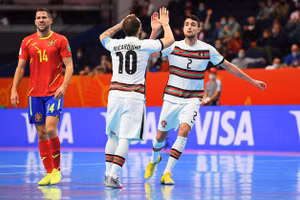 Bồ Đào Nha ngược dòng hạ Tây Ban Nha 4-2 để ghi tên mình vào bán kết Futsal World Cup 2021