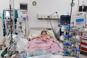 Bệnh nhi đang được chăm sóc và điều trị tích cực tại Bệnh viện (Ảnh: HCDC).