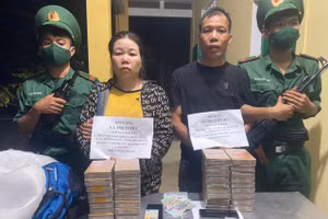 Vương Văn Đức và Lã Thị Tuyết bị bắt giữ khi vận chuyển 11kg ma tuý từ Lào về Việt Nam.