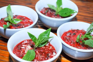 Một người tử vong sau khi ăn tiết canh lợn nhà hàng xóm