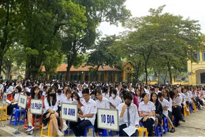 Học sinh Trường THPT Chu Văn An hào hứng tìm hiểu Linearthinking