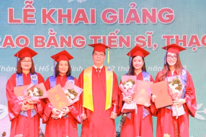 Lễ trao bằng tiến sĩ, thạc sĩ của Trường Đại học Luật TPHCM. Ảnh: HCMULAW