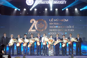 Lễ kỷ niệm 20 năm thành lập Trường Đại học Quốc tế, Đại học Quốc gia TPHCM ngày 5/12. Ảnh: N.Ngọc
