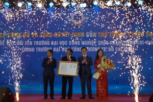 Lễ công bố đổi tên thành Trường Đại học Công Thương TPHCM ngày 8/7. Ảnh: Mạnh Tùng