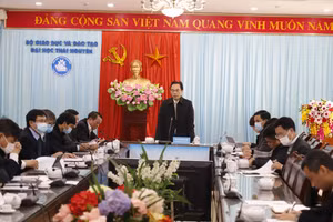 Thứ trưởng Hoàng Minh Sơn phát biểu chỉ đạo tại buổi làm việc với Đại học Thái Nguyên.