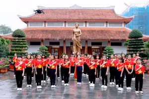 Giao lưu trực tuyến “Quy tắc ứng xử - bản sắc văn hóa trường học”