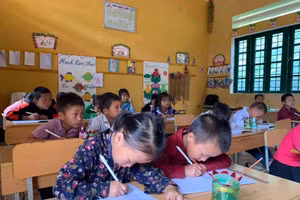 Học sinh yêu trường lớp, tỉ lệ chuyên cần cao. 