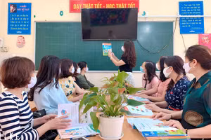 Hoạt động chọn sách được các nhà trường hết sức quan tâm. Ảnh: IT