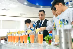 Học sinh tham gia trại hè ẩm thực tại Trường Phổ thông liên cấp Phenikaa (quận Nam Từ Liêm, Hà Nội). Ảnh NTCC
