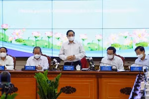 Thủ tướng Chính phủ Phạm Minh Chính cùng đoàn công tác Chính phủ làm việc với lãnh đạo UBND TPHCM sáng nay