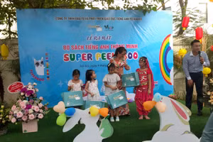 Ra mắt Bộ sách tiếng Anh thông minh Super Peekaboo
