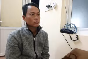 Đối tượng Lê Văn Nghĩa tại cơ quan Công an (ảnh: SĐ).