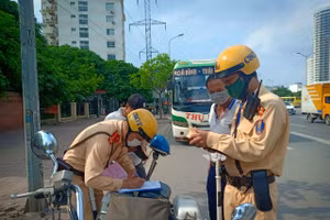 Lực lượng CSGT kiểm tra phương tiện trên cao tốc (Ảnh TL.)