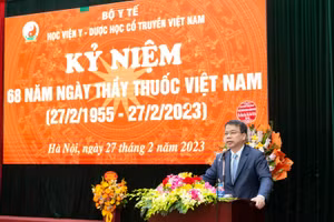 PGS.TS Nguyễn Quốc Huy – Giám đốc Học viện Y Dược học cổ truyền Việt Nam phát biểu tại buổi lễ.