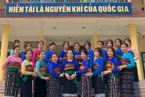 Cô giáo dân tộc Thái và nhiệt huyết 'gieo chữ' cho học sinh đồng bào