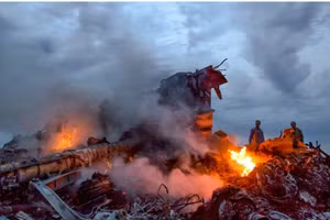 Hiện trường vụ tai nạn máy bay MH17