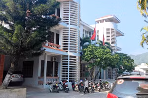 Trụ sở UBND huyện Mường Lát (Thanh Hóa) – nơi tổ chức điều động, luân chuyển cán bộ viên chức ngành giáo dục địa phương.