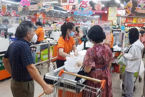 Người dân nên mua thực phẩm ở những địa chỉ hợp pháp, uy tín.