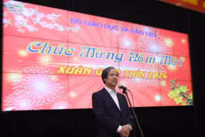 Bộ trưởng Bộ GD&ĐT Nguyễn Kim Sơn phát biểu tại buổi gặp mặt, chúc mừng nhân dịp đầu Xuân mới.