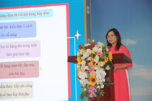 Cô Đỗ Thị Thảo chia sẻ kinh nghiệm thiết kế bài giảng điện tử tại Hội thảo về chuyển đổi số và giáo dục STEM.