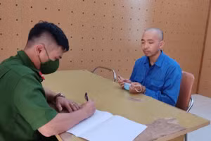 Cơ quan chức năng làm việc với đối tượng Trần Minh Thiều.