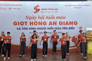 Khai mạc Chương trình Giọt hồng An Giang và tôn vinh người hiến máu tiêu biểu năm 2023.