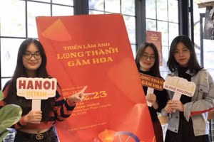 Triển lãm ảnh "Long Thành Gấm Hoa" là tâm huyết của nhóm sinh viên Học viện Báo chí và Tuyên truyền.