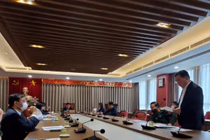 Quang cảnh buổi họp về phòng chống dịch Covid -19.