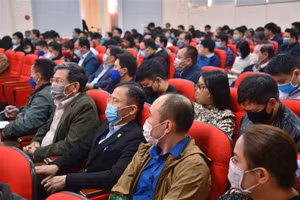 CB, VC, người lao động Trường Đại học Điện lực nêu cao tinh thần phòng, chống dịch Covid-19.