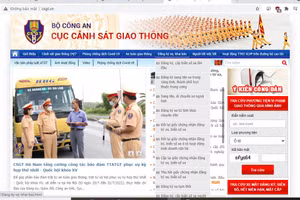  Người dân truy cập Cổng Thông tin điển tử (csgt.vn). 