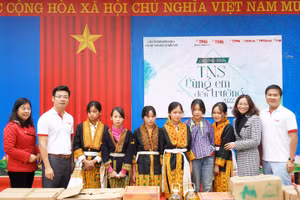 Doanh nghiệp đạt Sao Vàng Đất Việt với hành trình “TNS cùng em đến trường”