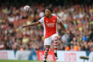 Aubameyang chính thức ra nhập đội chủ sân Nou Camp.