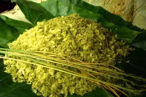 Cốm Vòng không chỉ là một thức quà đầy dụng công, nó còn gợi bao luyến nhớ với những người yêu Hà Nội. Ảnh: IT.