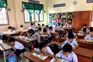 Giờ học Tiếng Việt lớp 1 Trường Tiểu học Thường Phước 1A, huyện Hồng Ngự (Đồng Tháp). Ảnh: V. Ngàn 