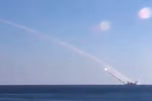 Tàu ngầm Nga tấn công phiến quân ở Syria.