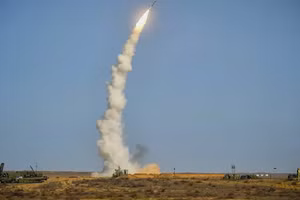 Hệ thống phòng không S-400 của Nga.