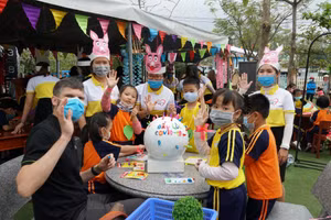 Học thông qua chơi phát triển năng lực và phẩm chất cho học sinh.
