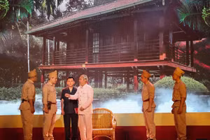 Liên hoan nghệ thuật quần chúng Công an Nhân dân diễn ra vào tối 11/5. Ảnh: Hồ Lài.