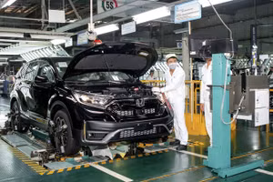 Không tiếp tục giảm phí trước bạ ôtô sản xuất trong nước