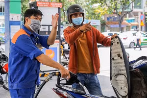 Giá xăng được dự báo tăng vào ngày mai nếu không sử dụng quỹ bình ổn.