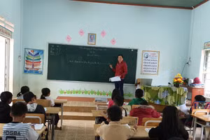 Suốt 20 năm đứng trên bục giảng, niềm hạnh phúc của cô Vân là học trò đến lớp đầy đủ.