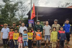 Công trình "Ánh sáng vùng biên" do Đồn BP Làng Mô phối hợp với Đoàn Thanh niên, Hội LHPN xã Trường Sơn, các nhà hảo tâm triển khai xây dựng. 