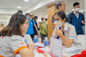 Nhà tuyển dụng lao động vẫn luôn ưu tiên nhân sự có khả năng ngoại ngữ tốt. 