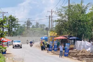 Môi giới cá nhân (cò đất) tung hoành tại một dự án thuộc khu Đông TPHCM.