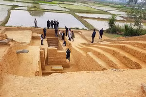 Từ dưới lòng đất Thành nhà Hồ đã phát lộ nhiều dấu tích quan trọng.