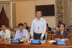 Thứ trưởng Nguyễn Văn Phúc phát biểu tại buổi làm việc.